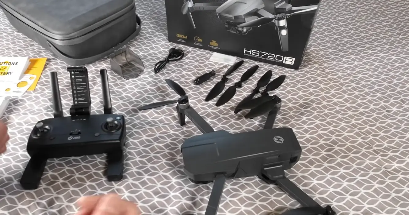 Holy Stone HS720R drone combo